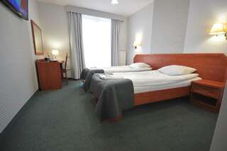 Отель Villa Riviera Жешув Двухместный номер с 2 отдельными кроватями-4